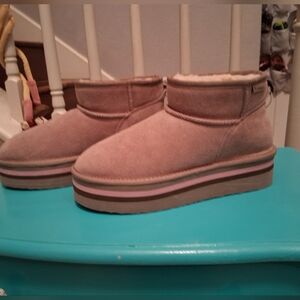 NWT Bearpaw Boots 🥾